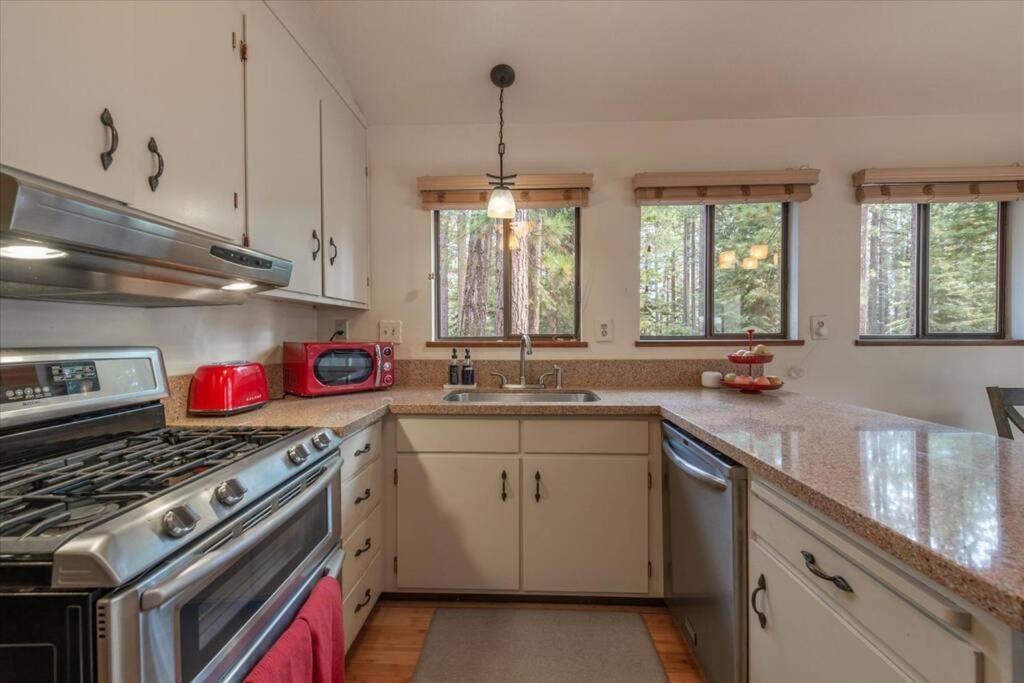 Cozy Pet-Friendly Cabin W Fenced-In Yard Close To Slopes Beach Town Carnelian Bay Exteriér fotografie